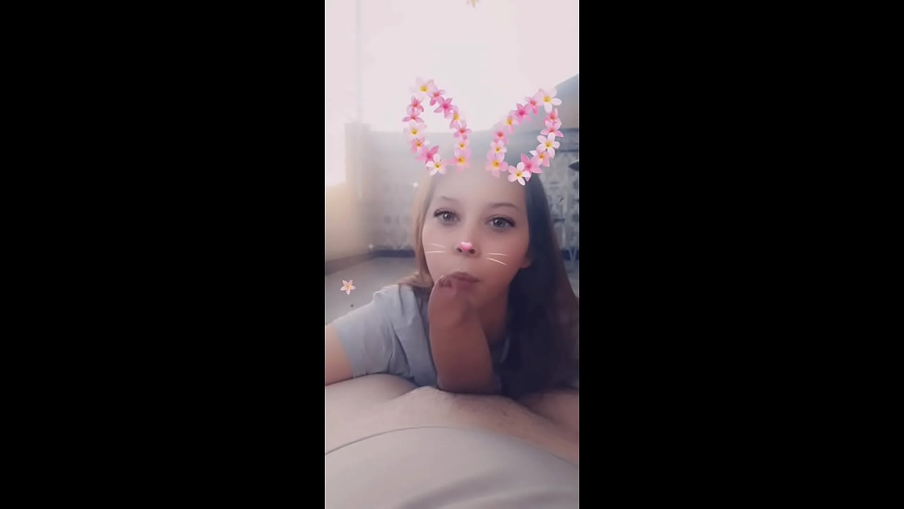 Snapchat-Freundin lutscht Schwanz 20